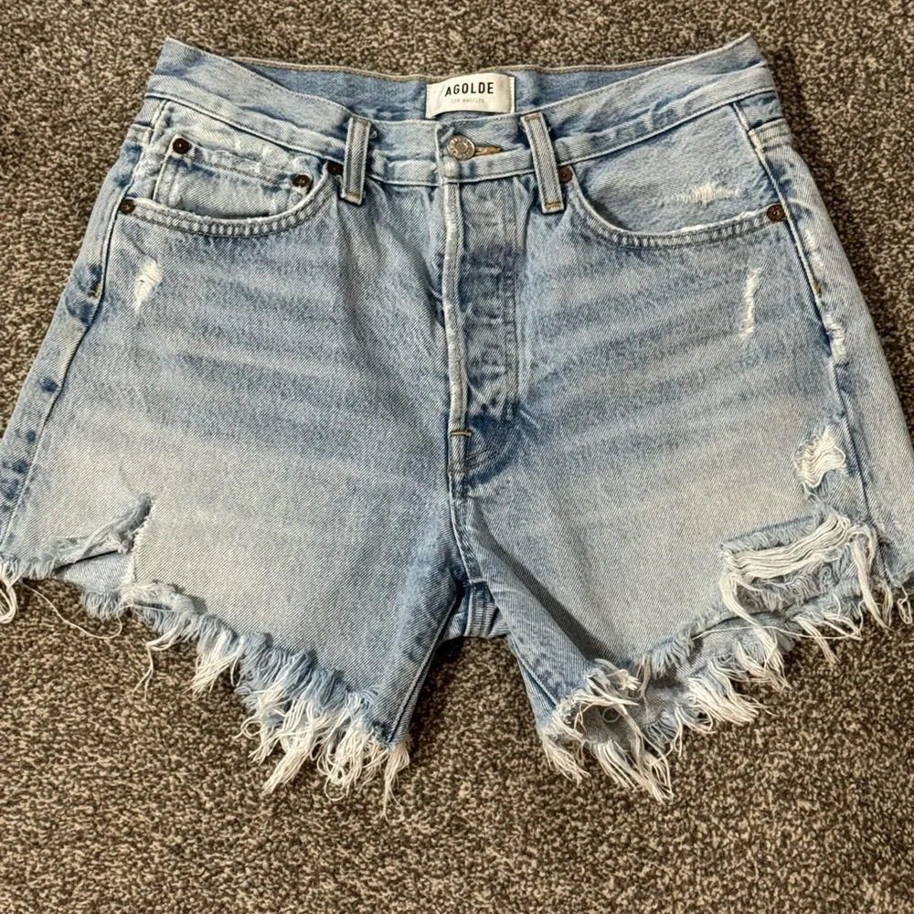 AGOLDE Parker Vintage Cutoff Denim Shorts – Organic Light Wash, Size 26 - Picture 3 of 7
